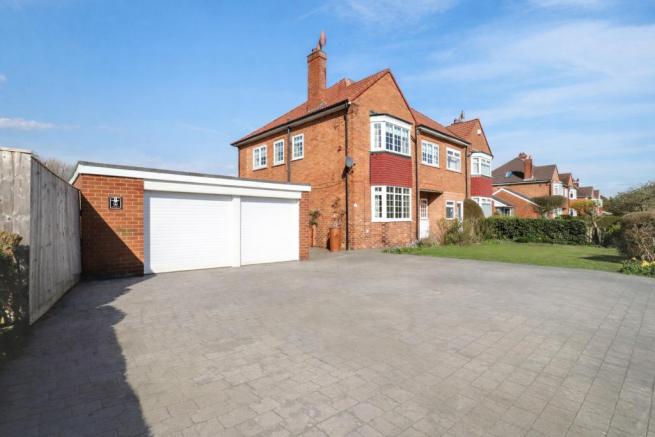 4 bedroom semi-detached house for sale