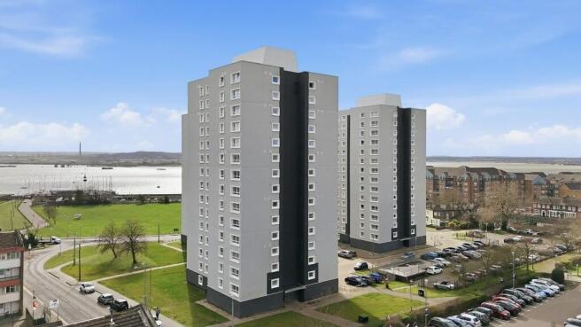 2 bedroom flat for sale