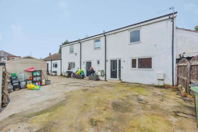 Studio flat for sale