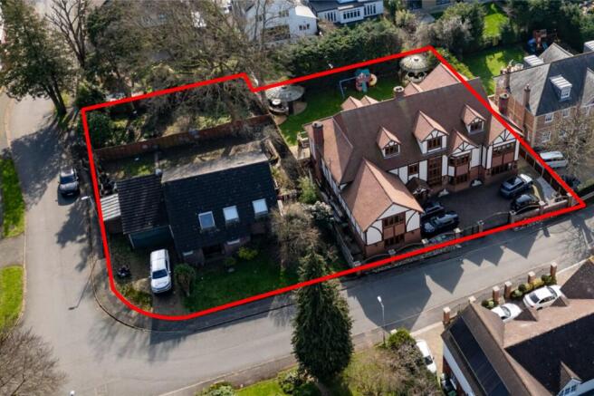 10 bedroom detached house for sale