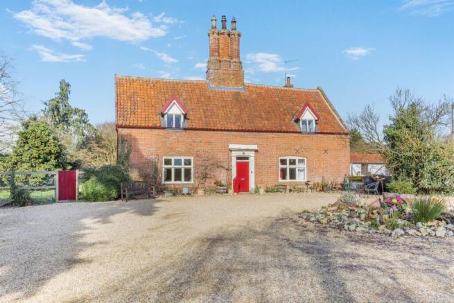 4 bedroom farm house for sale