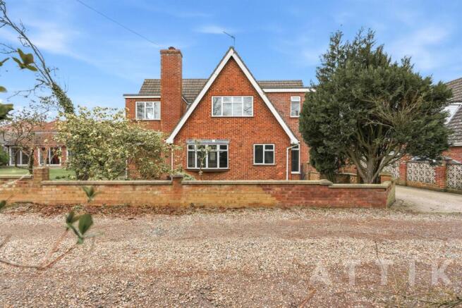 8 bedroom detached house for sale