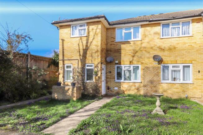 1 bedroom maisonette for sale