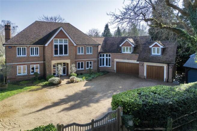 5 bedroom detached house for sale