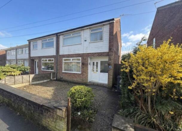 3 bedroom semi-detached house for sale