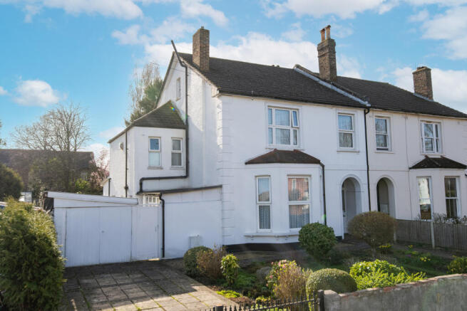 5 bedroom semi-detached house for sale