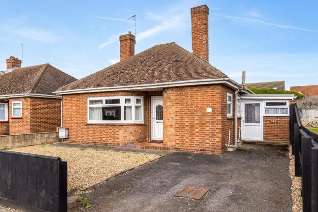 2 bedroom detached bungalow for sale