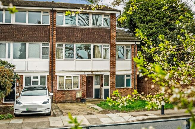 End of terrace house for sale