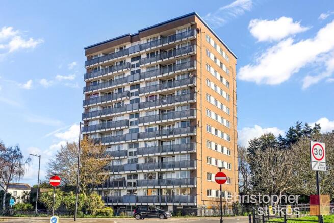 3 bedroom flat for sale