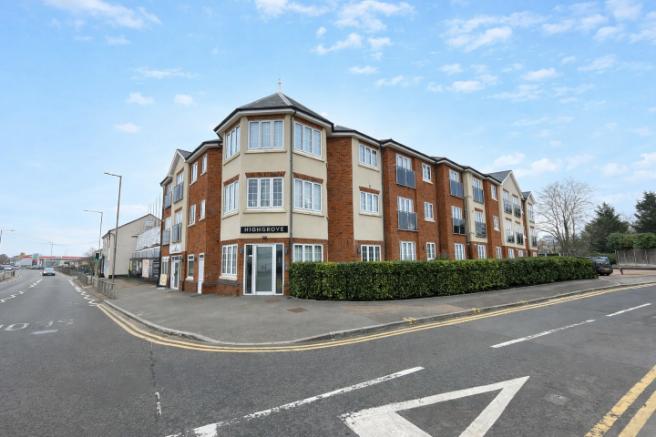 2 bedroom ground floor flat for sale