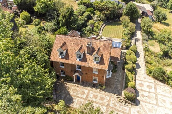 6 bedroom detached house for sale