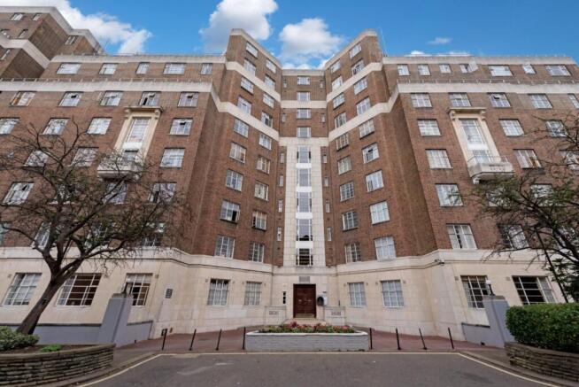 Studio flat for sale