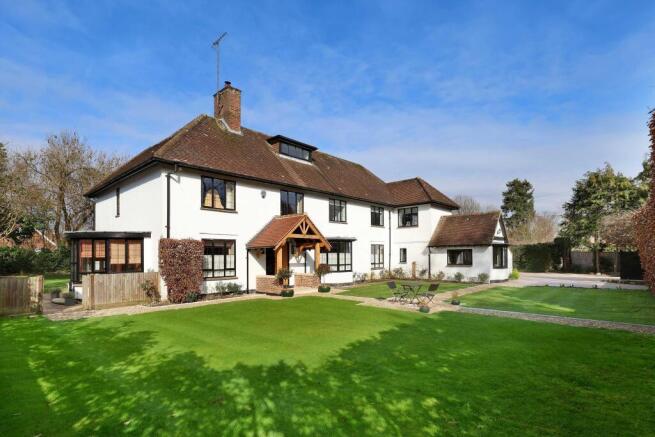 5 bedroom detached house for sale