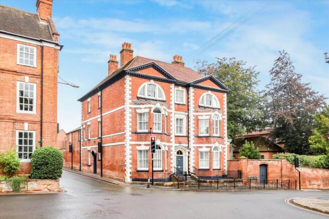 4 bedroom town house for sale