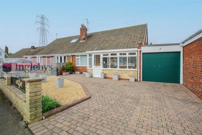 2 bedroom semi-detached bungalow for sale