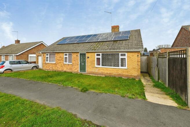 3 bedroom detached bungalow for sale