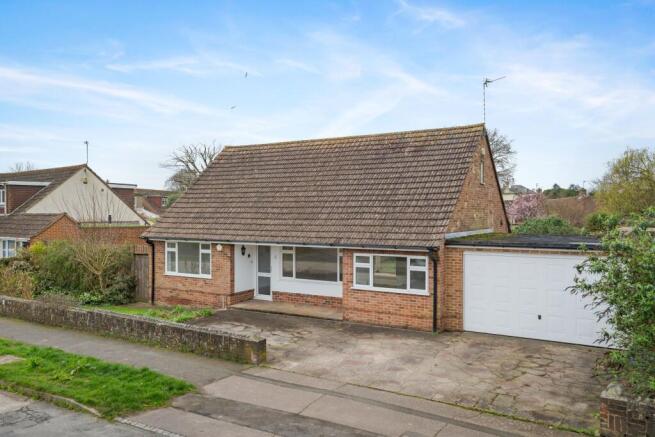 2 bedroom detached bungalow for sale