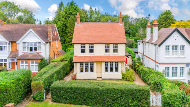 6 bedroom house for sale