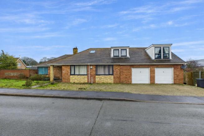 5 bedroom chalet for sale