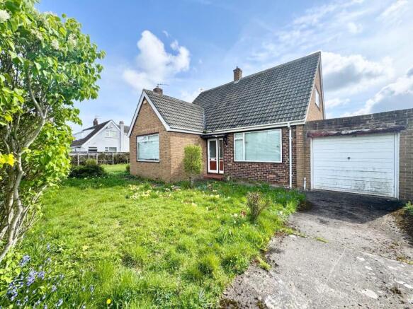 2 bedroom detached bungalow for sale
