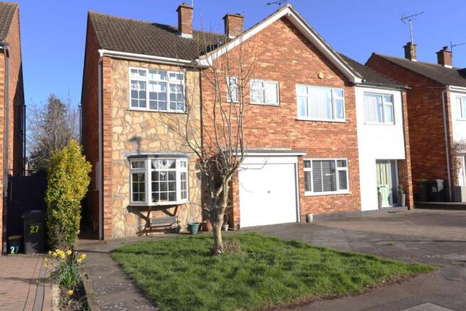 3 bedroom semi-detached house for sale