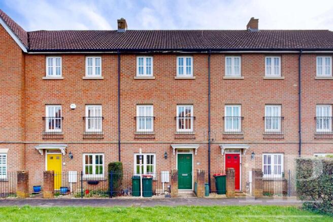 4 bedroom town house for sale