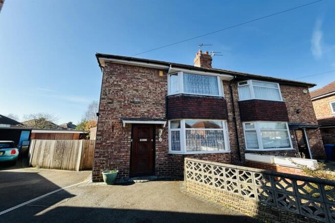 3 bedroom semi-detached house for sale
