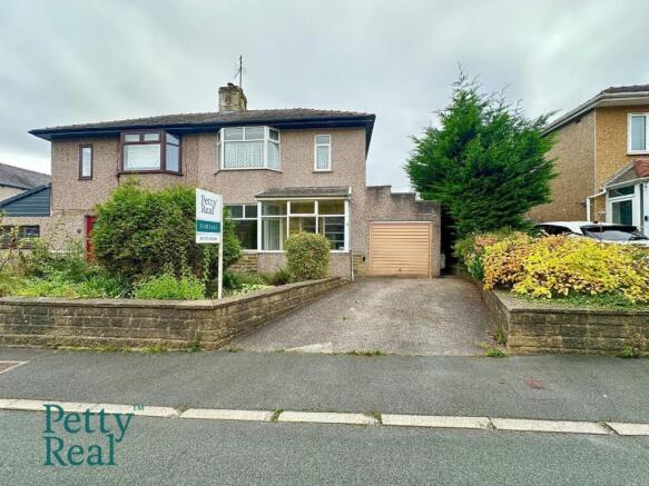 2 bedroom semi-detached house for sale