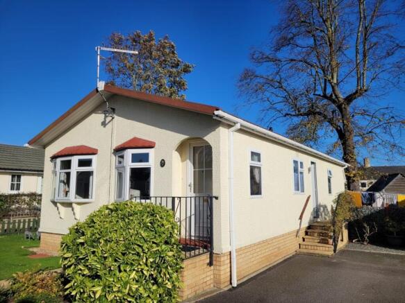 2 bedroom park home for sale