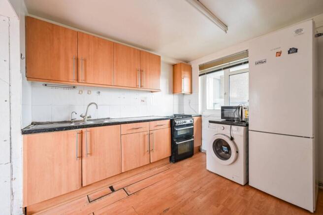 3 bedroom flat for sale