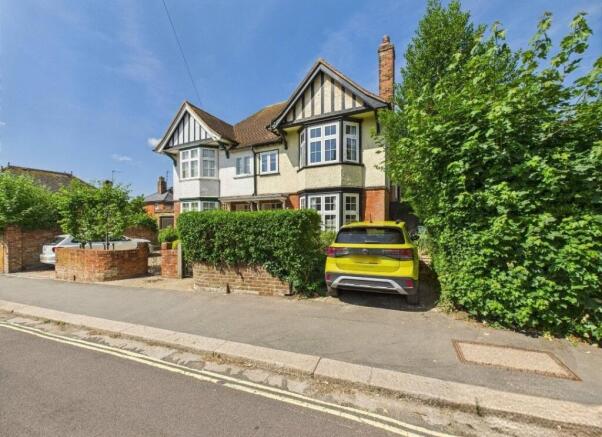 5 bedroom semi-detached house for sale