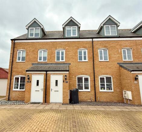 3 bedroom terraced house for sale