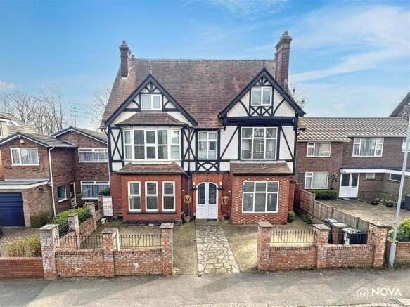 9 bedroom detached house for sale