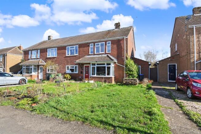 2 bedroom maisonette for sale