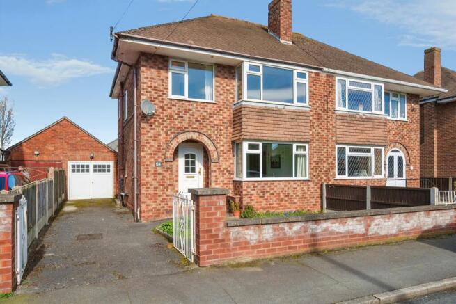 3 bedroom semi-detached house for sale
