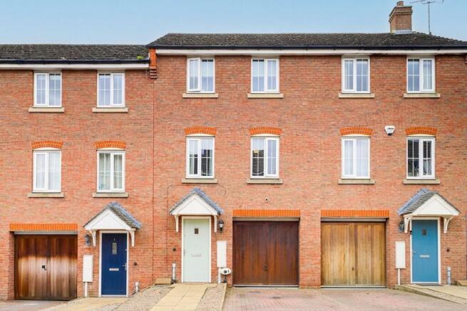 3 bedroom terraced house for sale