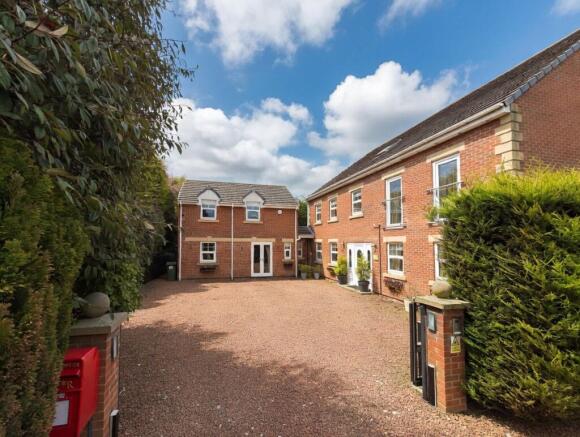 7 bedroom detached house for sale