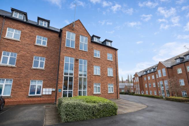 2 bedroom flat for sale