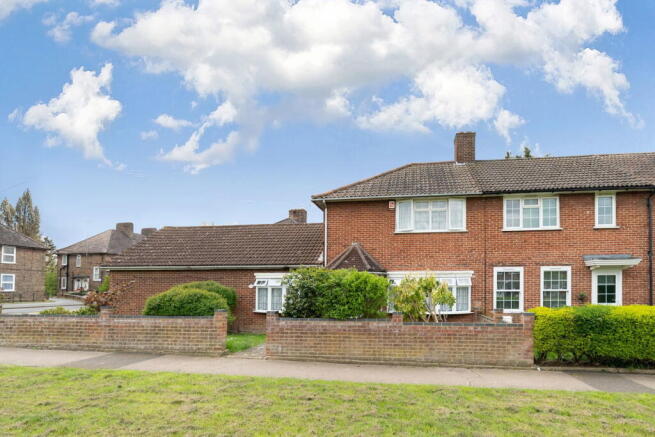 3 bedroom end of terrace house for sale