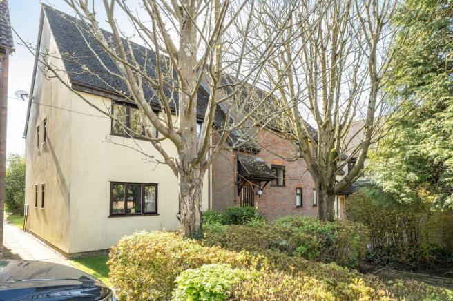 2 bedroom flat for sale