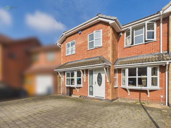 4 bedroom semi-detached house for sale