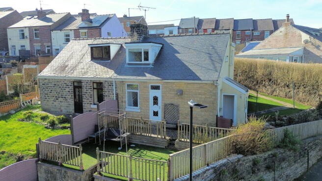 2 bedroom semi-detached house for sale