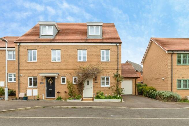 3 bedroom semi-detached house for sale