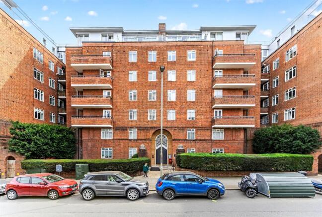 2 bedroom flat for sale