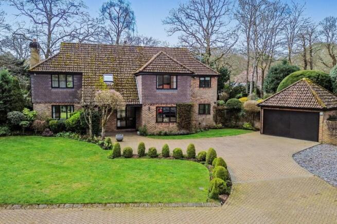 5 bedroom detached house for sale