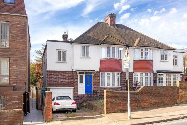 4 bedroom semi-detached house for sale