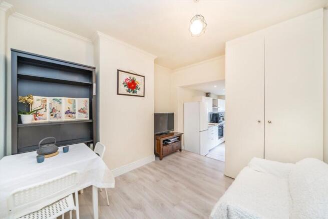 2 bedroom maisonette for sale