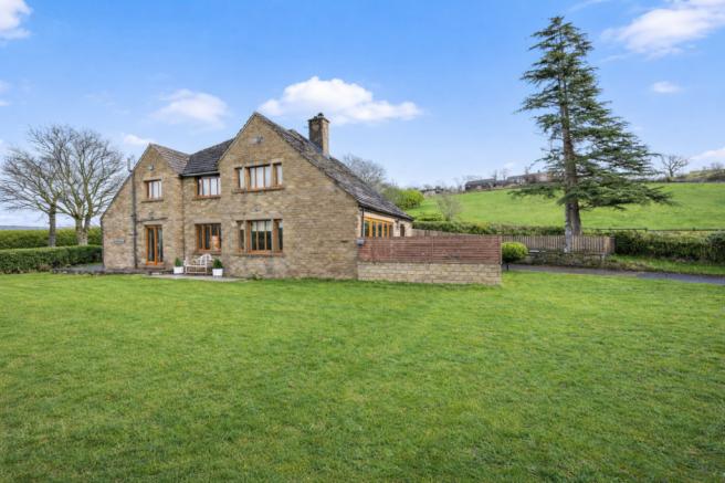 5 bedroom detached house for sale