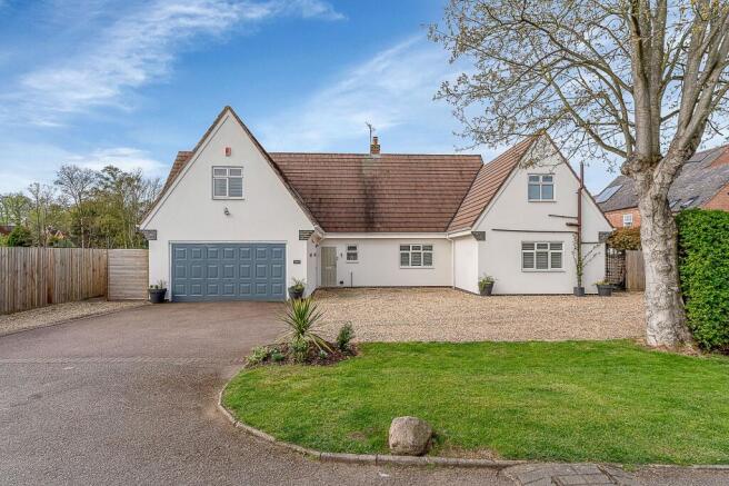 5 bedroom detached house for sale