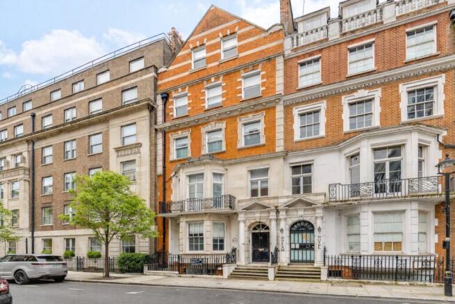 6 bedroom house for sale